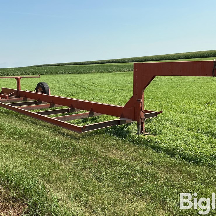 Harvest Hand S/A Gooseneck Round Bale Hay Trailer
