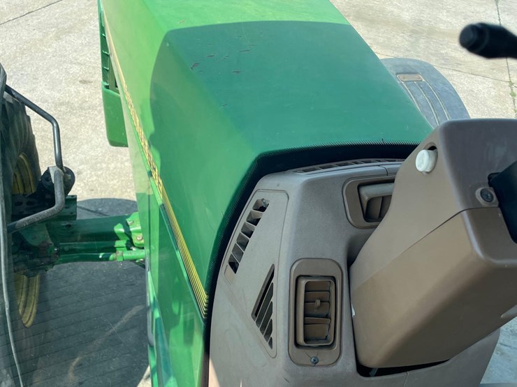 john-deere-8400-image-44