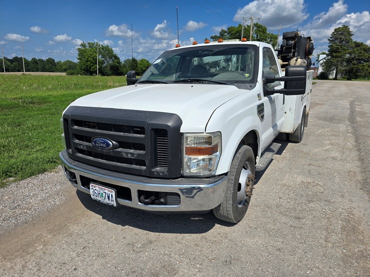 2008-ford-f350-image-1