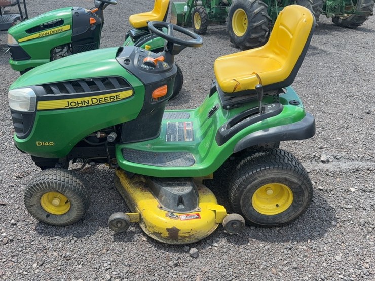 john-deere-d140-image-4
