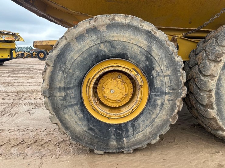 2015-caterpillar-745c-image-14