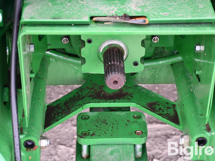 2014-john-deere-8335r-image-11