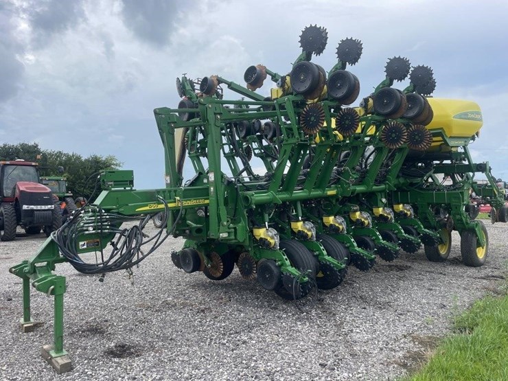2012-john-deere-1790-image-6