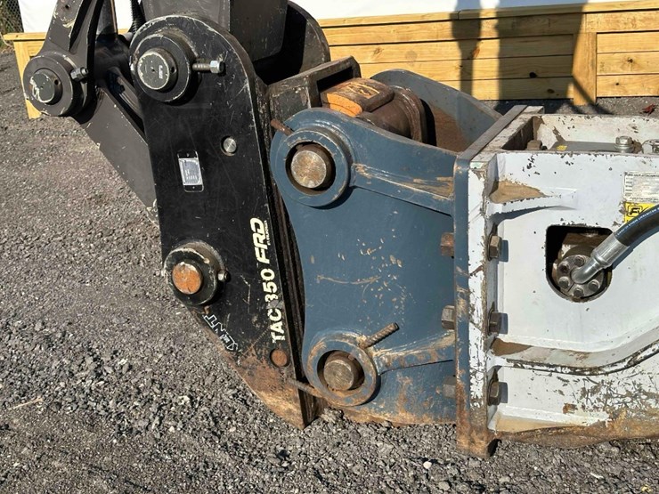 2019-volvo-ec350-excavator-image-25