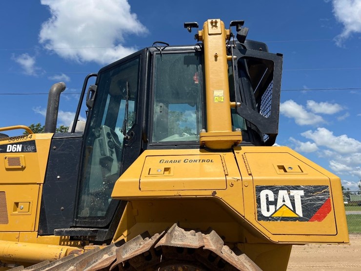 2019-caterpillar-d6n-lgp-image-31