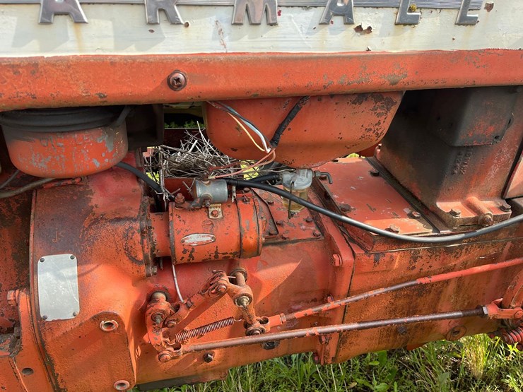 farmall-400-tractor-image-10