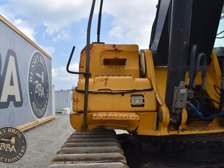 2013-deere-350g-lc-image-27