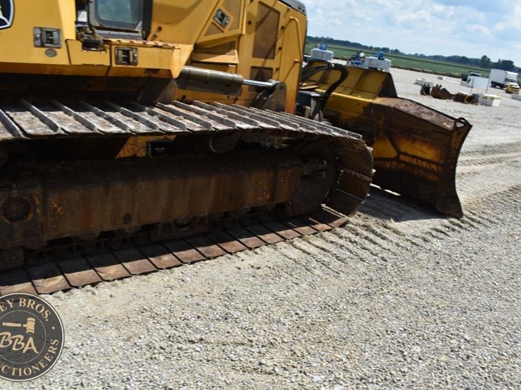 2019-deere-750k-lgp-image-23