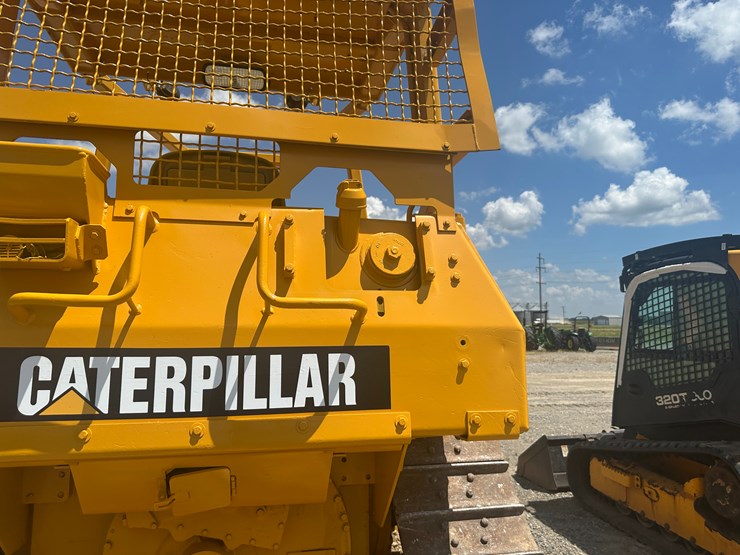 caterpillar-d4h-image-23