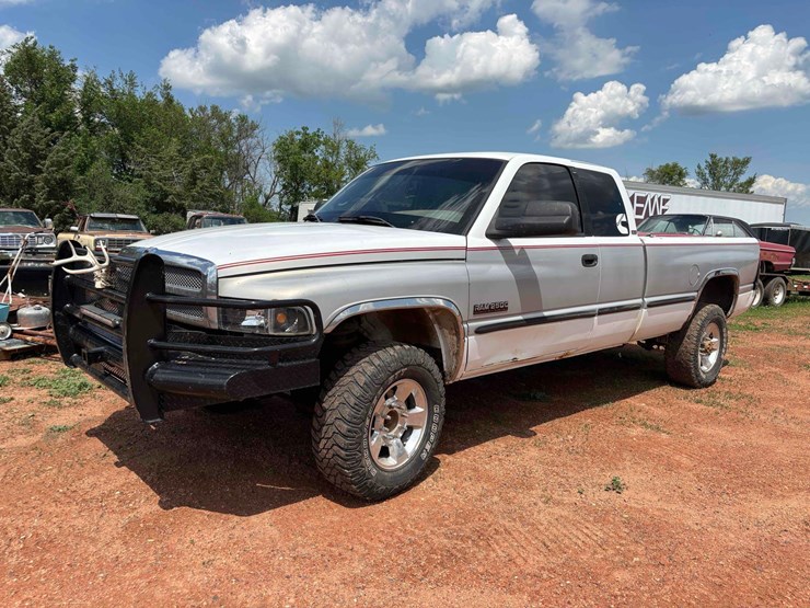 1998-dodge-ram-2500-image-1