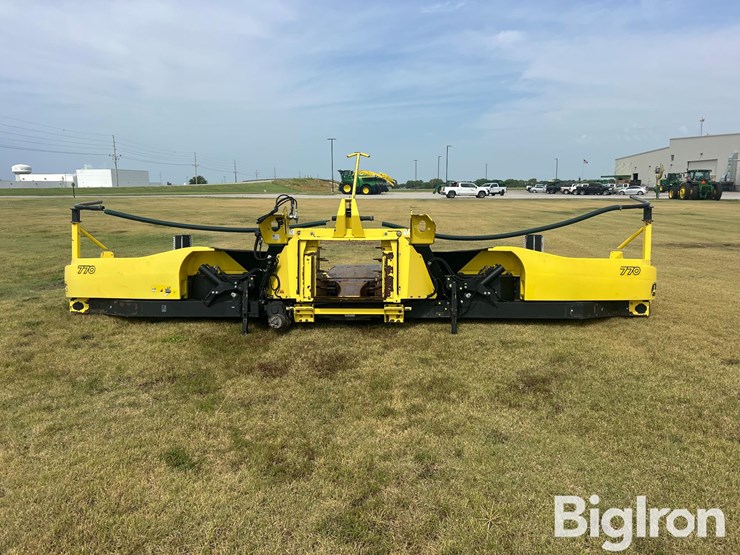 2016-john-deere-770-image-8