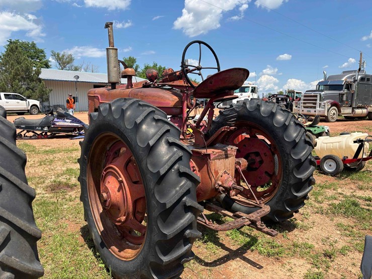 ih-m-tractor-image-6