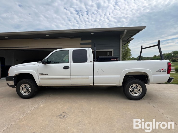 2007-chevrolet-silverado-2500-image-8