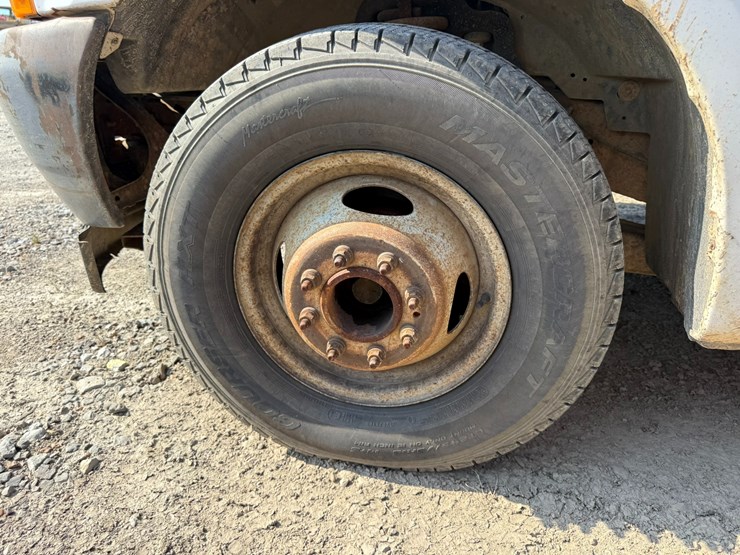 2001-ford-f350-image-26