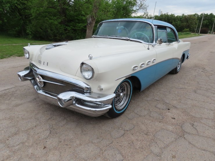 1956-buick-roadmaster-image-4
