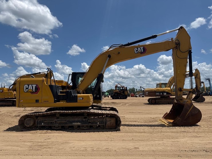2020-caterpillar-326-image-5