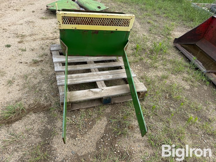 john-deere-large-frame-tractor-rock-box-image-6