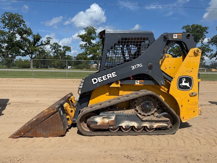 2019-deere-317g-image-1