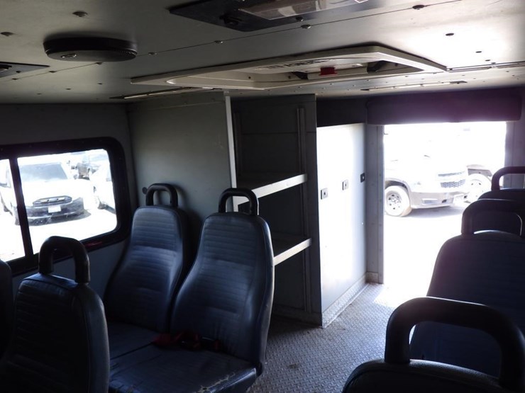 2014-ford-f550-image-11