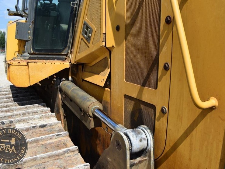 2019-deere-750k-lgp-image-32