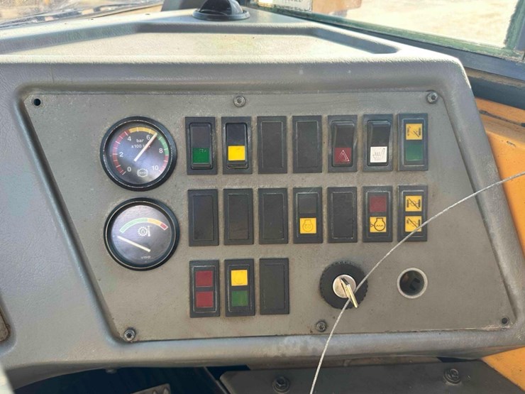 1998-volvo-a40-image-46