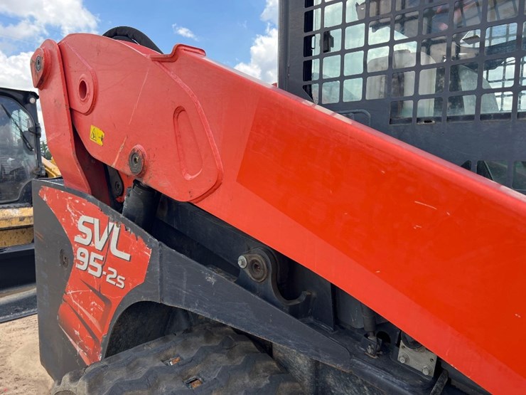 2018-kubota-svl95-2s-image-22