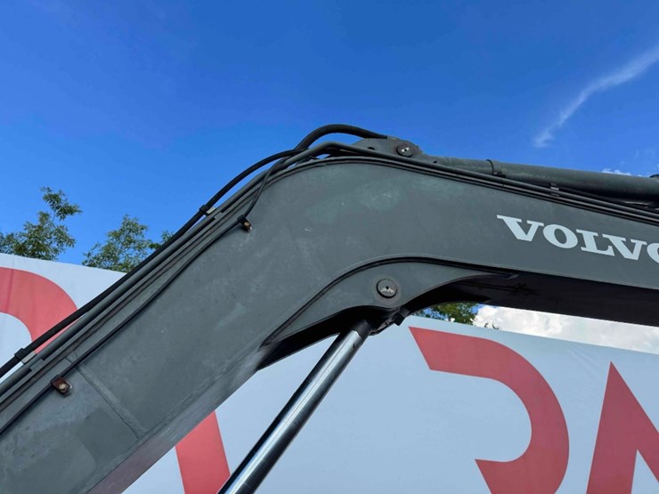2017-volvo-ecr88d-image-28