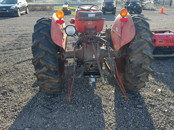 massey-ferguson-135-image-10