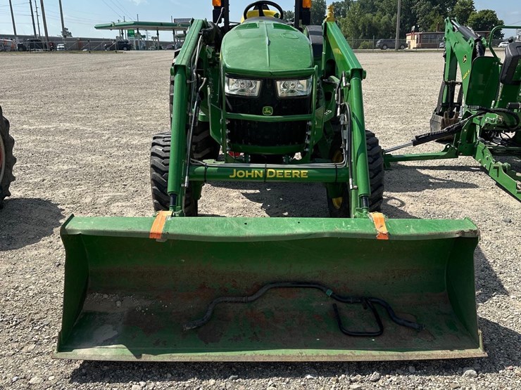 john-deere-4052m-image-2