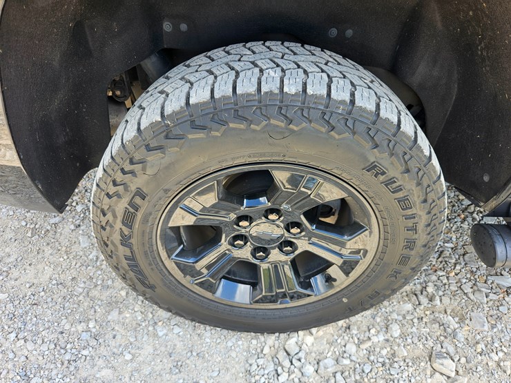 2018-chevrolet-tahoe-image-57