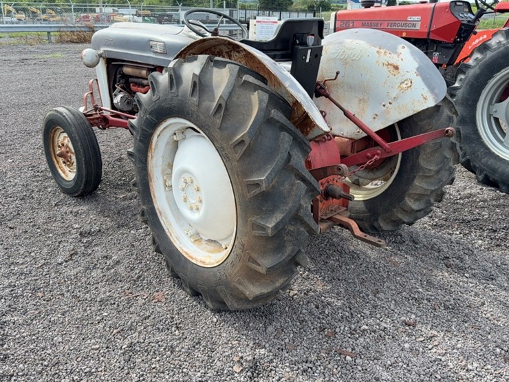 ford-tractor-image-11