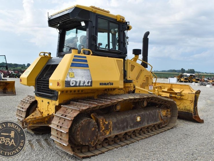 2015-komatsu-d61exi-23-image-5