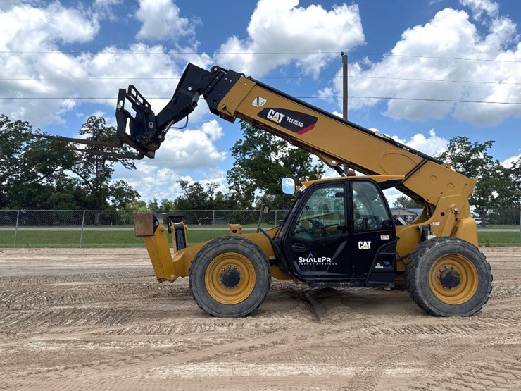 2020-caterpillar-tl1255d-image-1