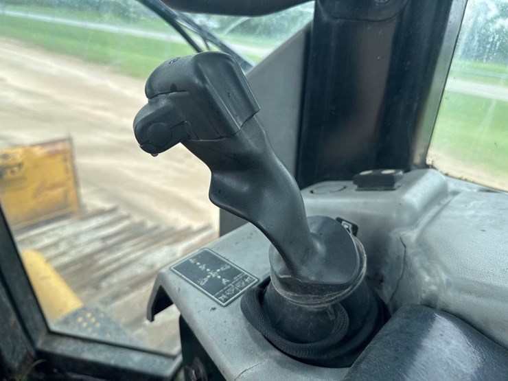 2007-caterpillar-d6n-lgp-image-30