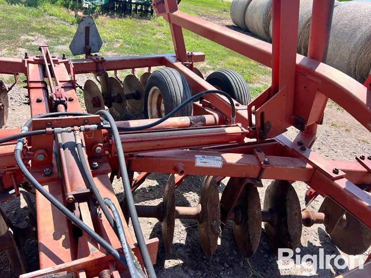 massey-ferguson-820-image-14