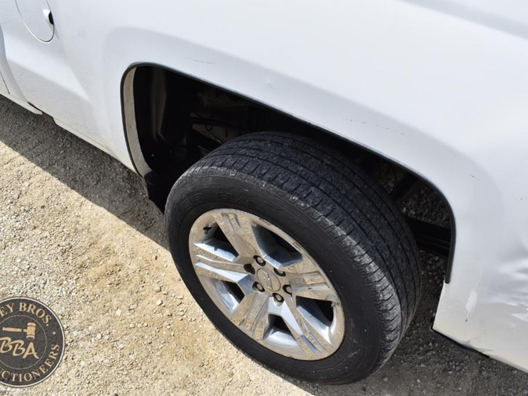 2017-chevrolet-silverado-1500-image-21