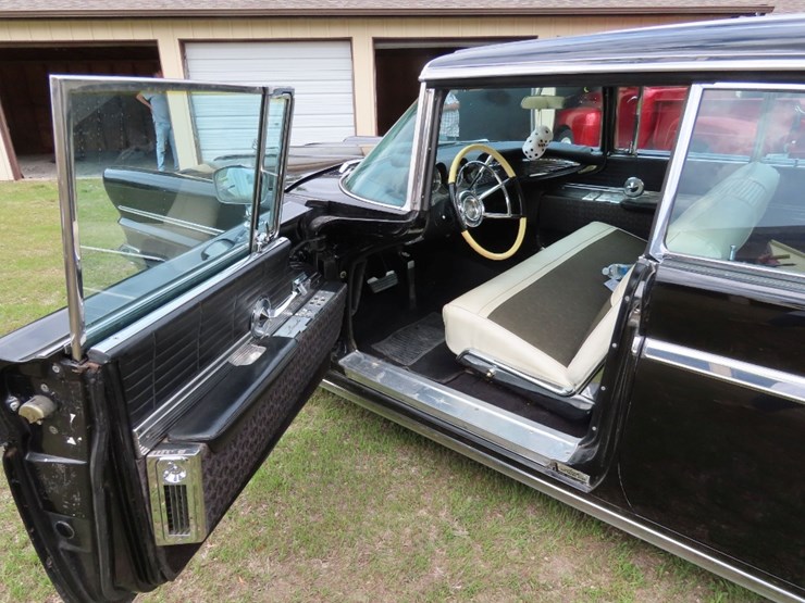 1960-lincoln-4dr-ht-image-10