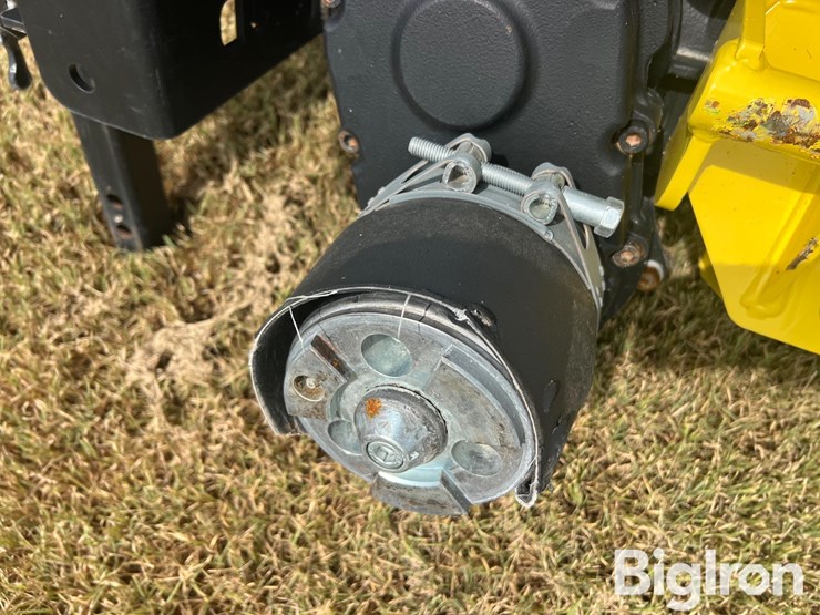 2021-john-deere-772-image-16