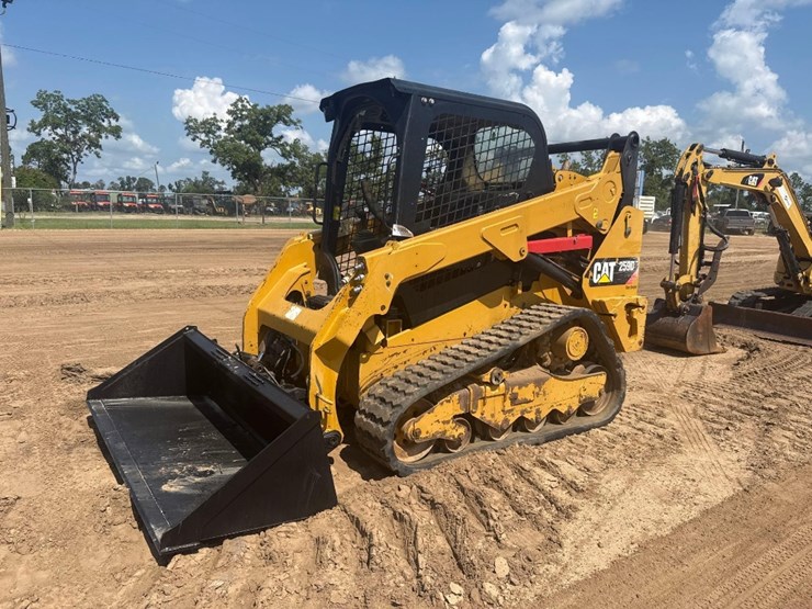 2018-caterpillar-259d-image-2
