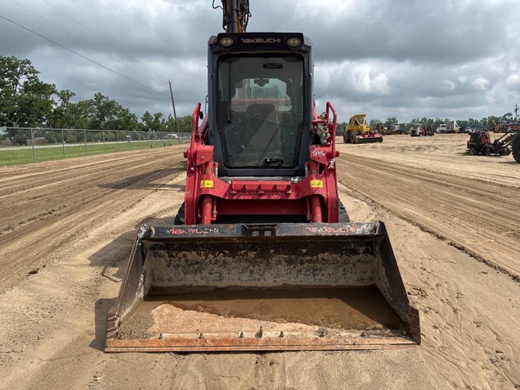 2023-takeuchi-tl10v2-image-3