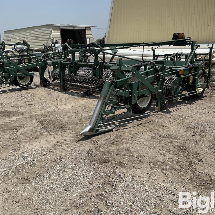2012 PICKETT 8022