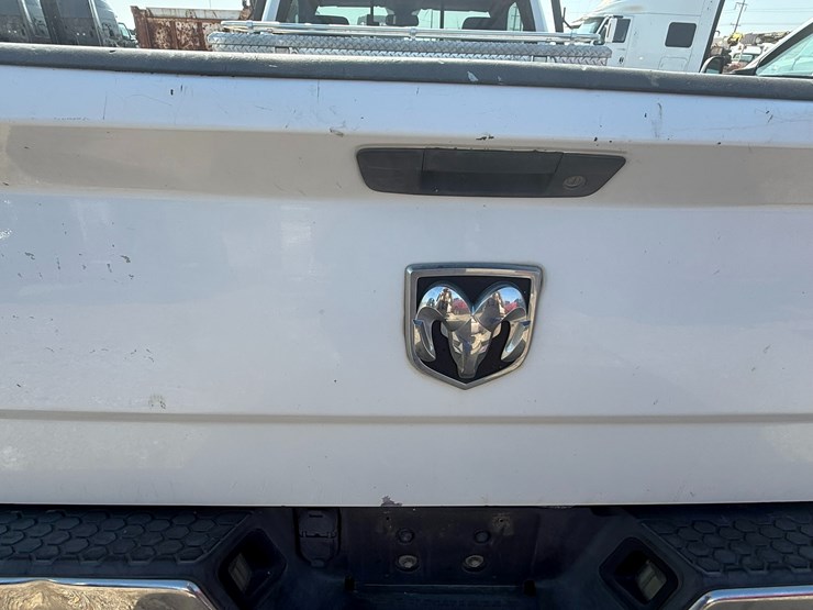 2015-dodge-ram-1500-image-11
