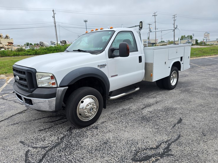 2007-ford-f550-image-4
