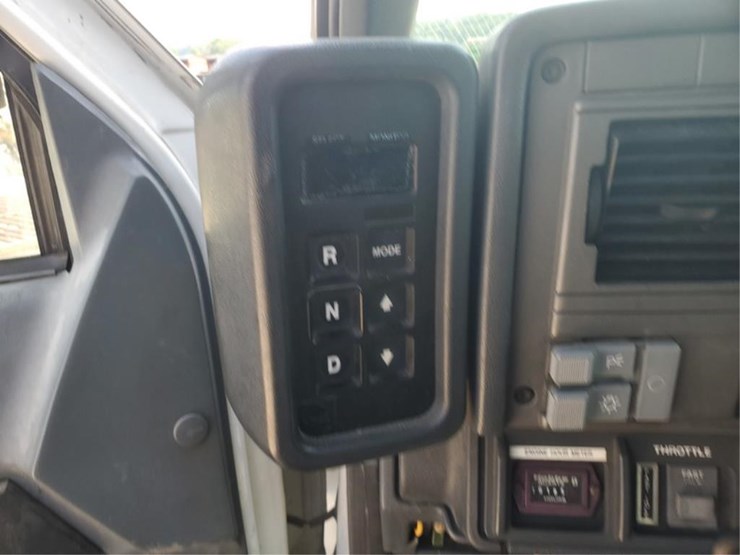 #359-•-1997-gmc-c7500-digger-derricks-truck-image-49