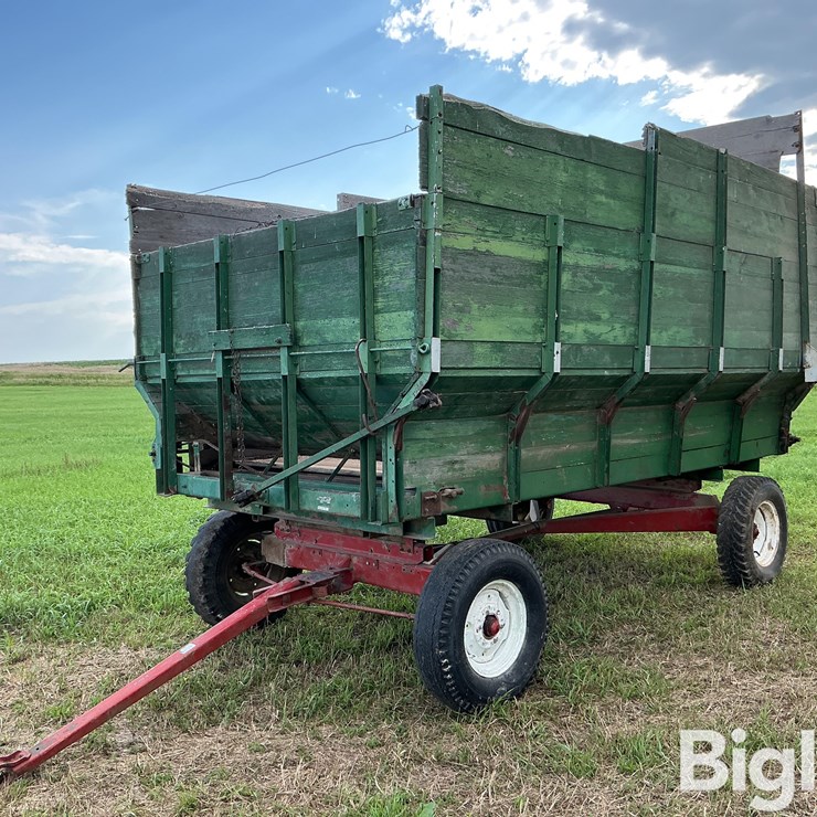 Farmhand Forage Wagon