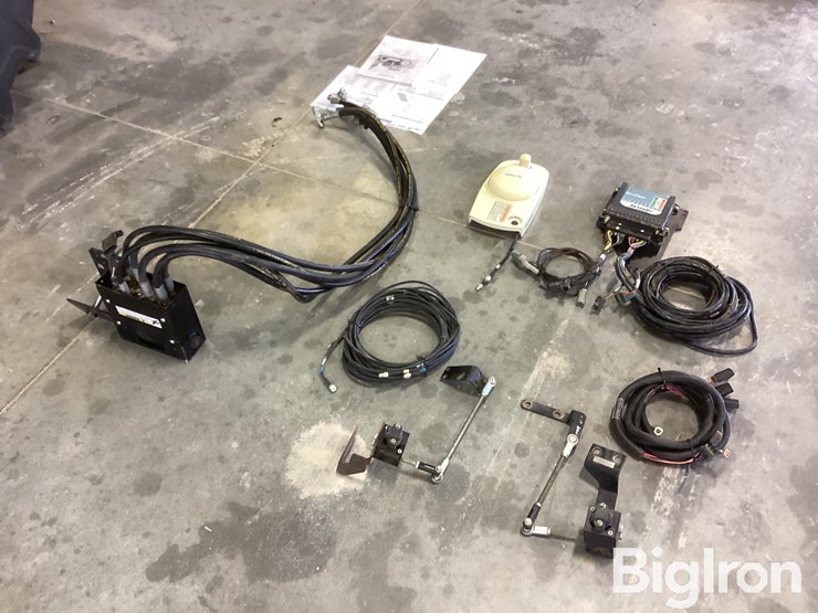 ag-leader-geosteer-receiver-&-ecu-image-1