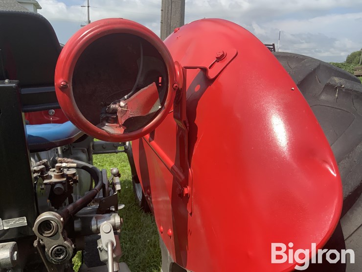 1958-massey-ferguson-65-image-17
