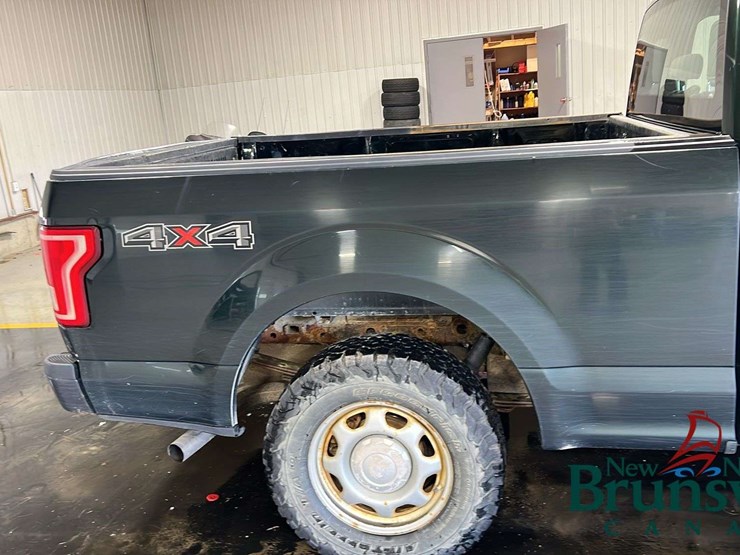 2016-ford-f150-image-30