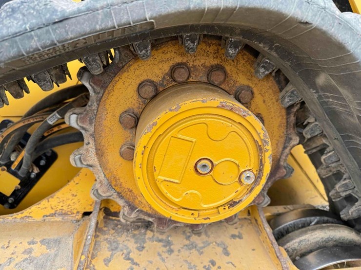 2022-caterpillar-299d3-image-43