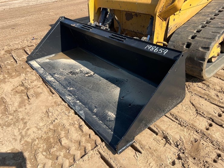 2016-caterpillar-259d-image-15